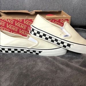 Offwhite & checkerboard vans
